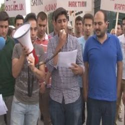 CHP'li gençler ÖSYM Ankara Bürosu'nu protesto etti