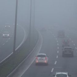 İstanbul'da sis sürücülere zor anlar yaşattı