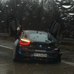200 bin Euro’luk BMW testte parçalandı - izle