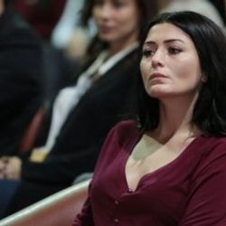 Deniz Çakır'dan fanlarına: Beni sevmeyin