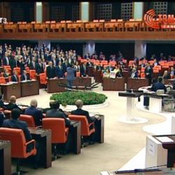 CHP'li vekillerden mecliste ‘ayağa kalkıyoruz’ eylemi