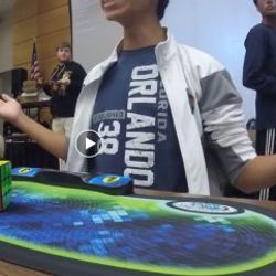 15 Yaşındaki çocuktan rubik küp rekoru