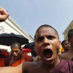 Sri Lankalı Budistler Arakan Müslümanlarına saldırdı