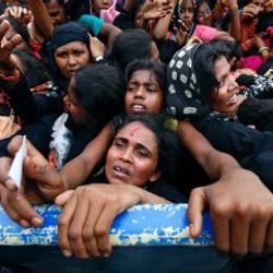 Myanmar'da Budistler Arakanlılara yardıma izin vermiyor