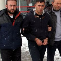 Kendini polis olarak tanıttı, 4 ili dolandırdı