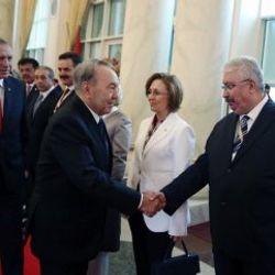 Erdoğan'ı Kazakistan'da MHP'liler de karşıladı