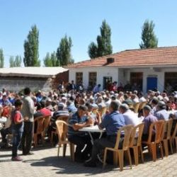 Köylüler 40 yıl sonra yağmur duasına çıktı