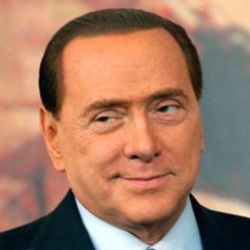 Berlusconi 20 yıl sonra ilk kez makyajsız poz verdi