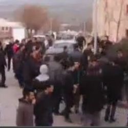 Kahramanmaraş'ta karşıt görüşlü öğrenciler çatıştı - izle