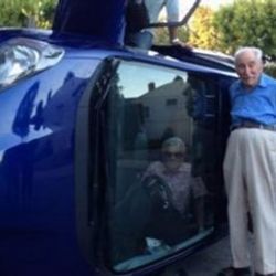 Kaza yapan kadın kocasıyla hatıra fotoğrafı çektirdi