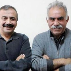 Sırrı Süreyya Önder İle Öcalan birlikte poz verdi