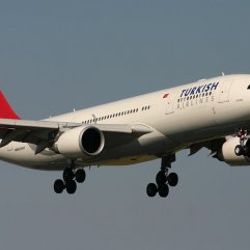 THY uçağı savaş uçakları eşliğinde Viyana'ya indirildi