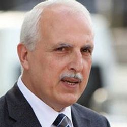 Vali Mutlu'dan provokatörü vuran polise tebrik