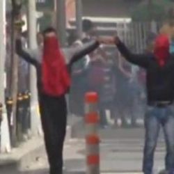 İstanbul'da bir polis molotofla yakıldı