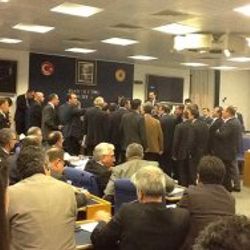 HSYK yasa teklifi görüşmelerinde yine kavga çıktı