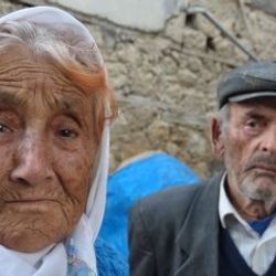 Madenci annesi Ayşe Gökçe oğlunu toprağa verdi