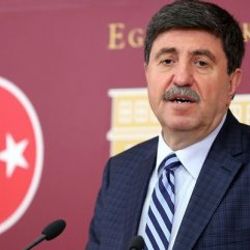 Gözaltına alınan Altan Tan serbest bırakıldı