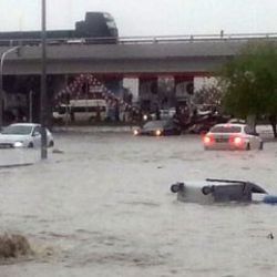 Ankara'da yağmur sürücülere zor anlar yaşattı