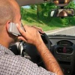 Araçta telefonla konuşmak kansere davetiye çıkarıyor