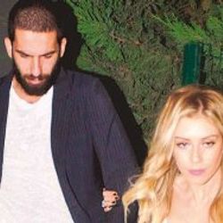 Arda Turan 11 gündür Sinem Kobal'sız takılıyor