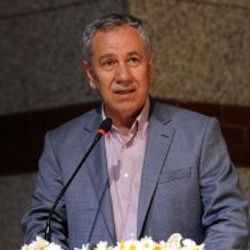 Bülent Arınç AK Parti‘nin son oy oranını açıkladı