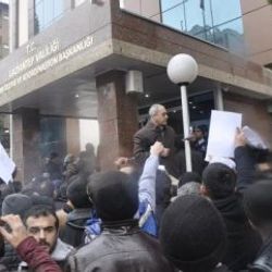 Suriyelilerin geçici ikamet izdihamı