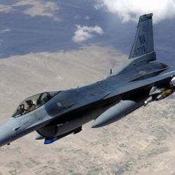 ABD'de F-16 uçağı düştü
