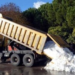Fethiye'de minik öğrencilerin kar keyfi
