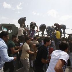 IŞİD Bağdat'a ilerliyor Irak asker topluyor