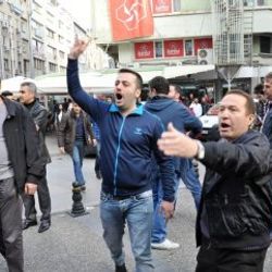 Balıkesir'de HDP'liler ile vatandaşlar arasında arbede