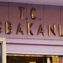 Başbakanlık ve 12 bakanlıktaki atamalar Resmi Gazete'de