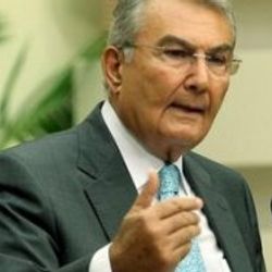 Deniz Baykal: Sıkıntılar devam edecek