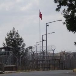 Diyarbakır'da Türk Bayrağı yeniden gönderde