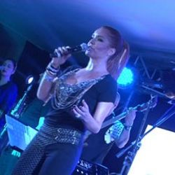 Bengü tam 4 saat konser verdi