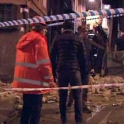 Beyoğlu'nda 4 katlı bina çöktü