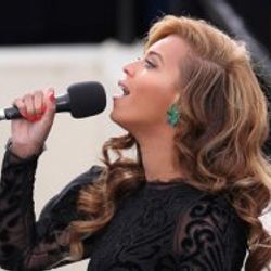 Beyonce ABD marşı için playback yapmış