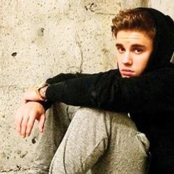 Justin Bieber yine paçayı kurtardı