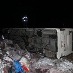 Bilecik’te yolcu otobüsü devrildi: 31 yaralı