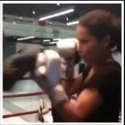 Adriana Lima'dan boks şov