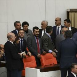 CHP'den Meclis'te yavaşlatma eylemi
