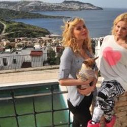 Cicişlerden Esra Ersoy'a sevgilisinden 700 binlik hediye