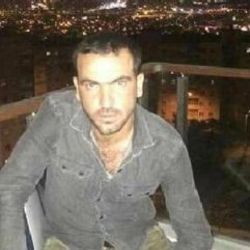 Çocukluk arkadaşını bıçakla öldürdü