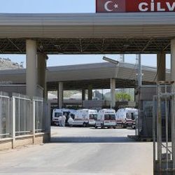 Askeri iş makineleri Suriye'ye geçti