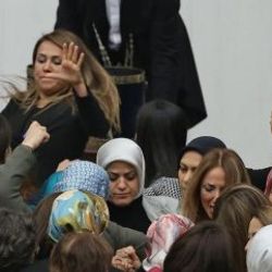 AK Partili Gökçen Özdoğan Enç'in kavgaya müdahalesi