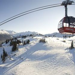 Snowboardcu çığın altında kalmaktan son anda kurtuldu
