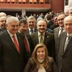 Başbakan Yıldırım Bahçeli'yle fotoğraf çektirdi