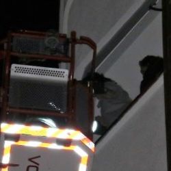 Ayrılmak isteyen eşi ve iki çocuğunu rehin aldı