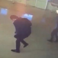 Çinli adam boşanmak isteyen karısını ateşe verdi