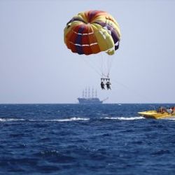 Antalya sahillerinde bayram tatili yoğunluğu