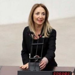 Aylin Nazlıaka kelepçeliyken Bahçeli'ye seslendi